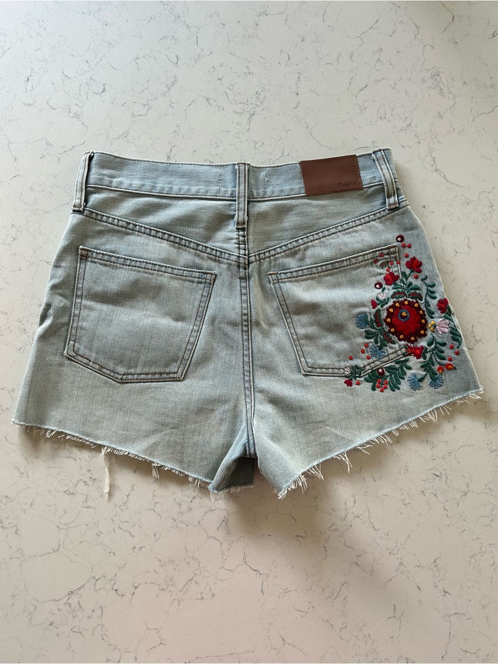 Madewell The Perfect Jean Short High Rise Light Wash with Floral Embroidery - Picture 3 of 11